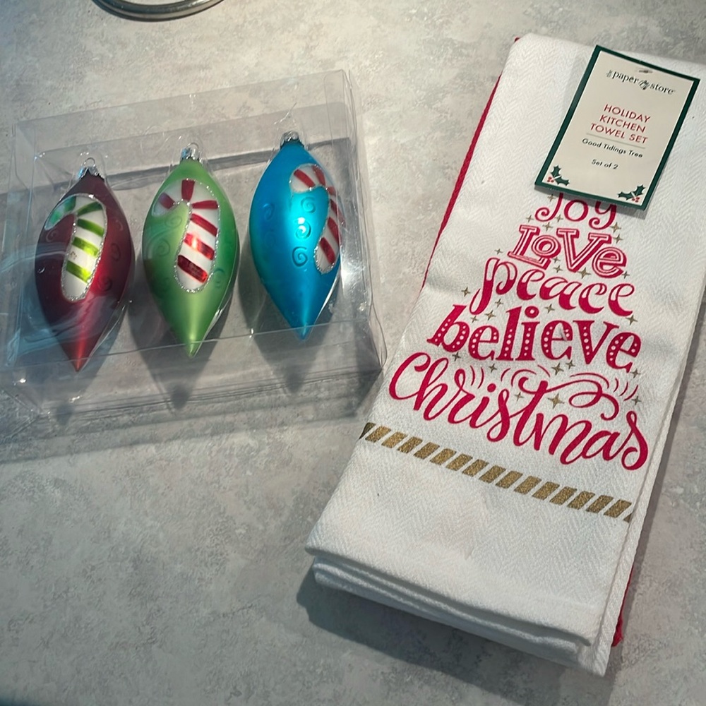 NWT The Paper Store towels & Christmas ornaments